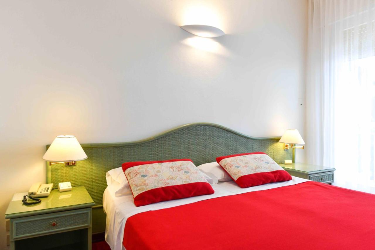 Hotel Majestic Lido di Jesolo Bagian luar foto