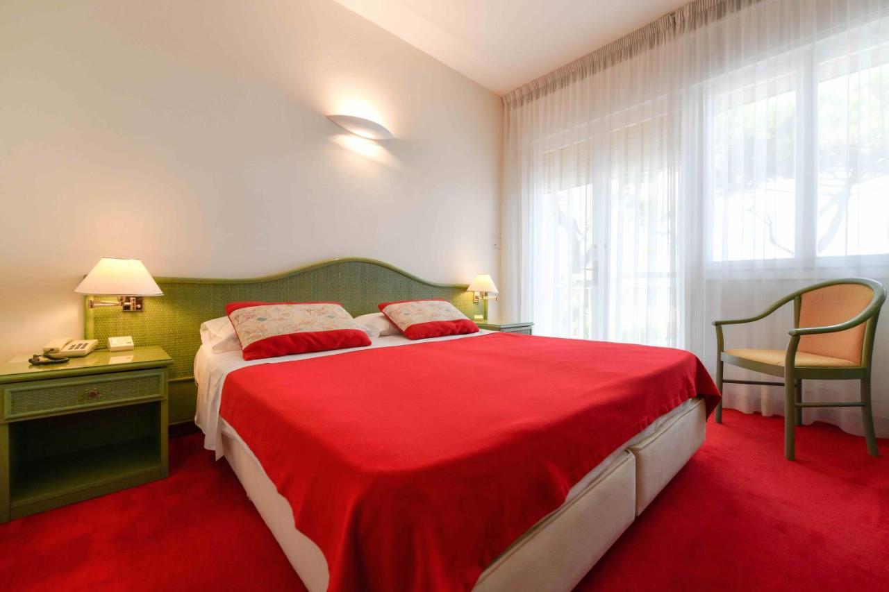 Hotel Majestic Lido di Jesolo Bagian luar foto
