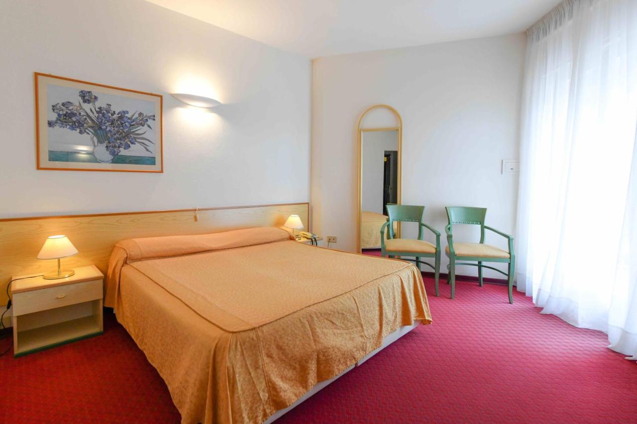 Hotel Majestic Lido di Jesolo Bagian luar foto