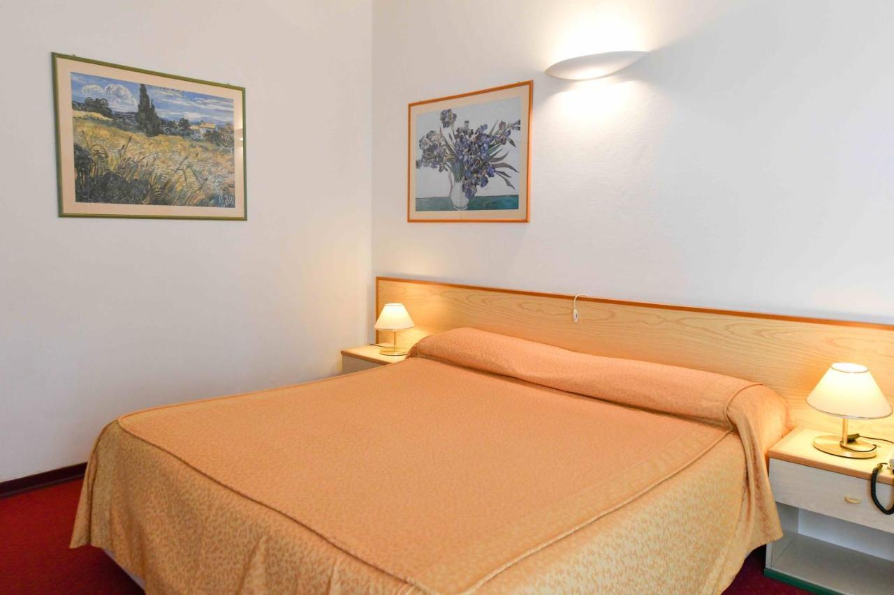 Hotel Majestic Lido di Jesolo Bagian luar foto