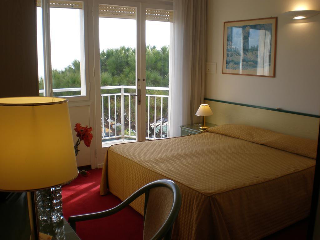 Hotel Majestic Lido di Jesolo Ruang foto