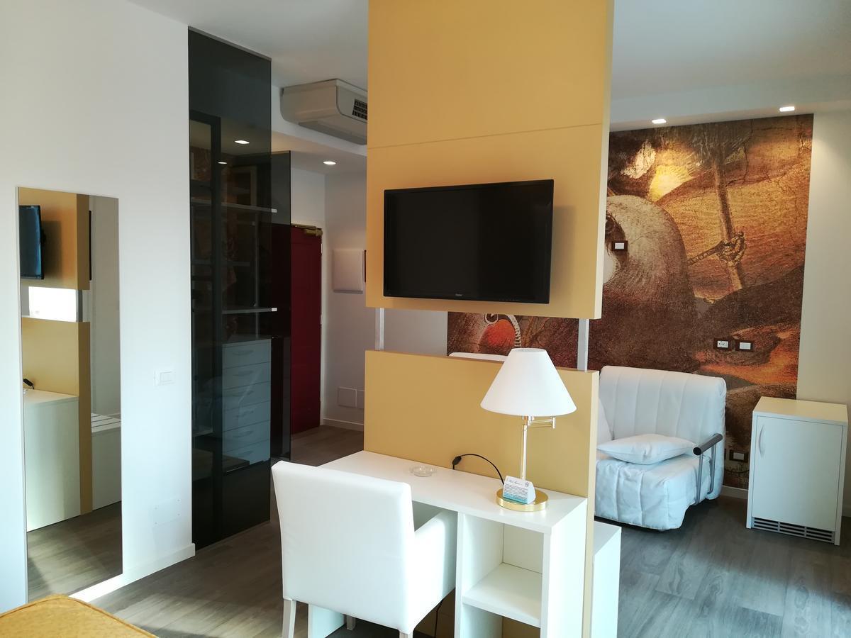 Hotel Majestic Lido di Jesolo Bagian luar foto
