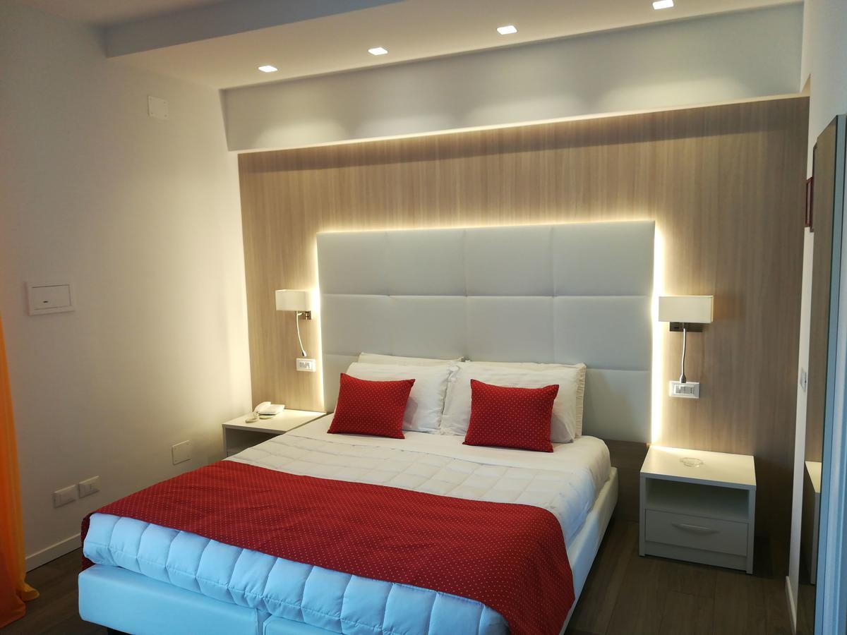 Hotel Majestic Lido di Jesolo Bagian luar foto